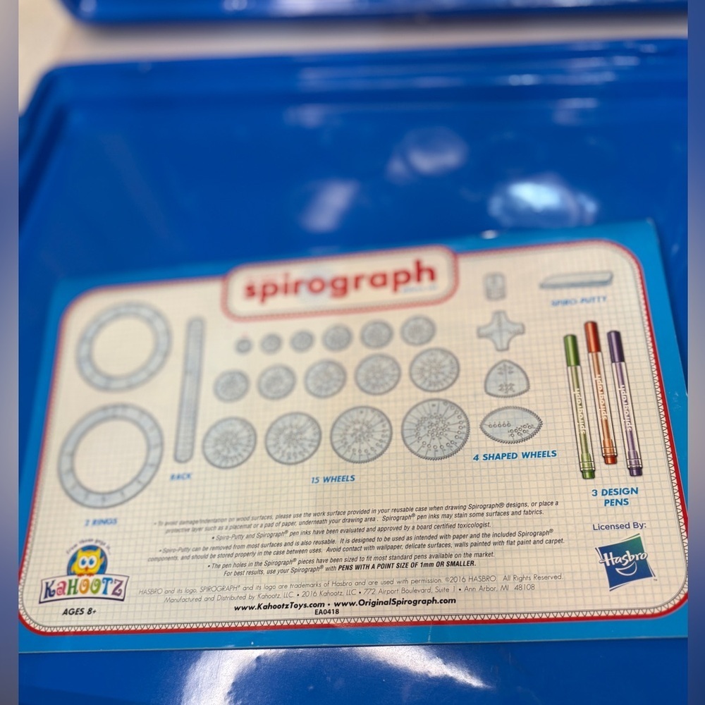 Spirograph Deluxe Set with Storage Case - Picture 3 of 3